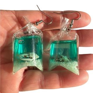 Fun Acrylic Beach Bag with Shell Earrings